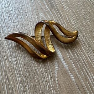 Vendome vintage double swirl brooch